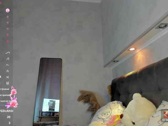 Emily-Lews webcam