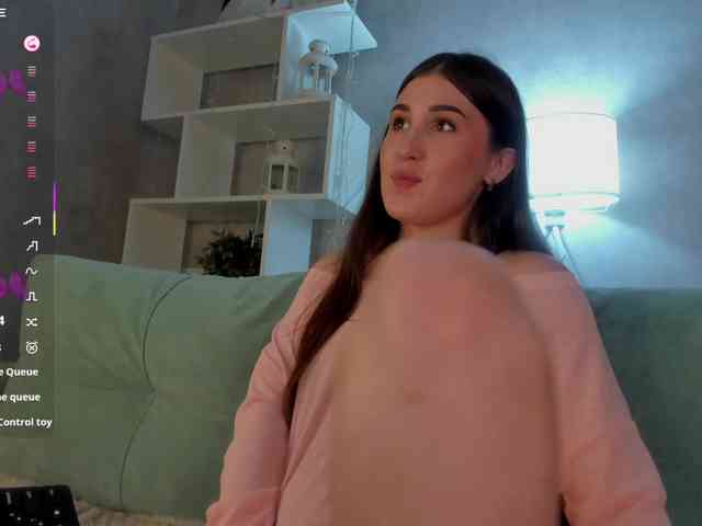 Emily-Lews webcam