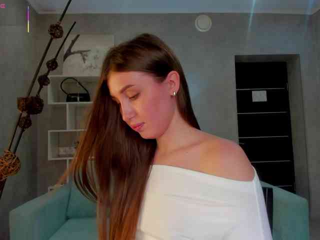 Emily-Lews webcam