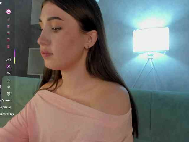 Emily-Lews webcam