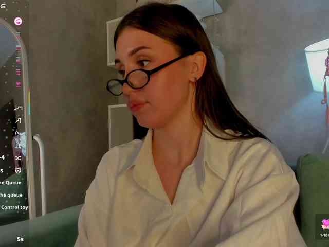 Emily-Lews webcam
