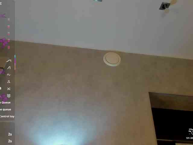Emily-Lews webcam