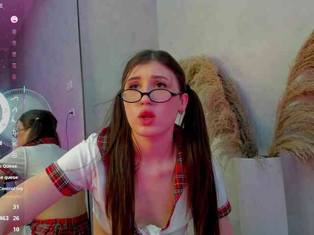 Emily-Lews webcam