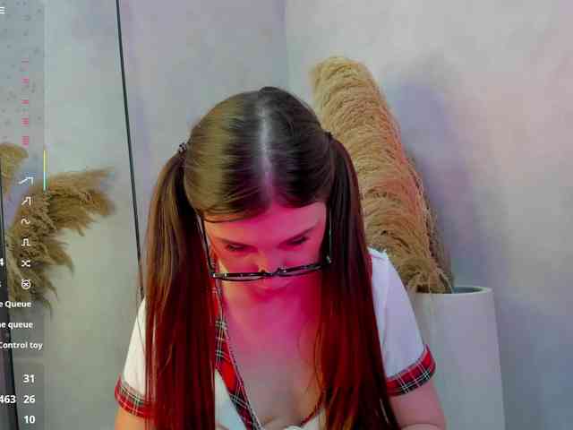 Emily-Lews webcam