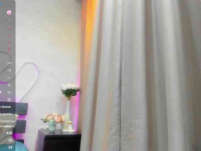 Emily-Lews webcam