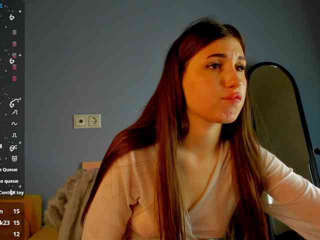 Emily-Lews Live Webcam on BongaCams