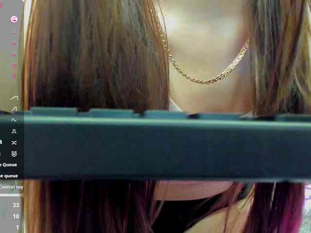 Emily-Lews webcam