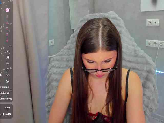 Emily-Lews webcam