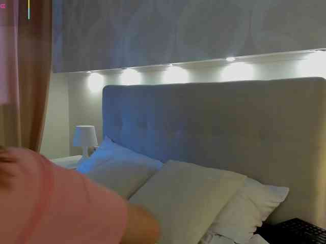 Emily-Lews webcam