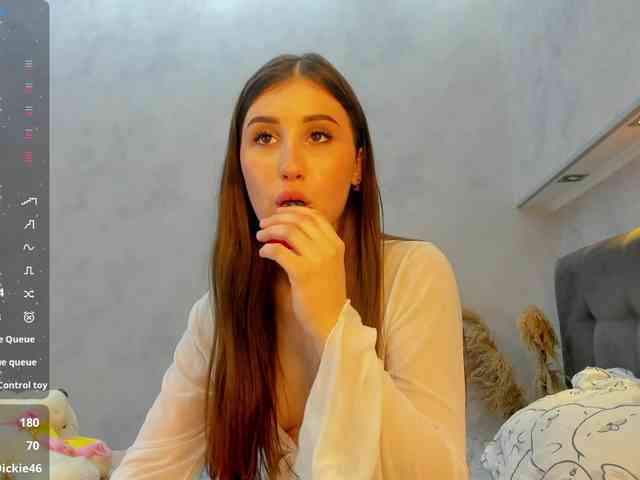 Emily-Lews webcam