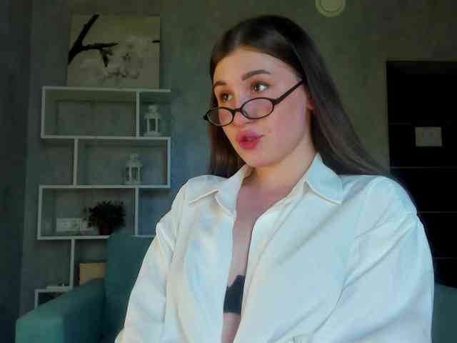Emily-Lews webcam