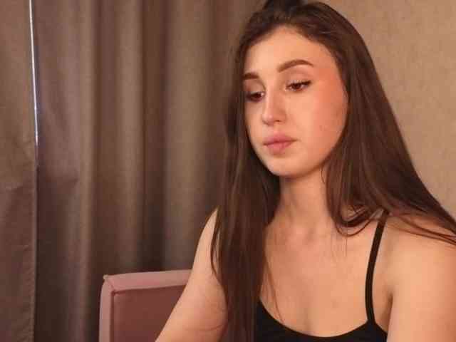 Emily-Lews webcam