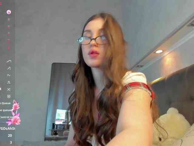 Emily-Lews webcam