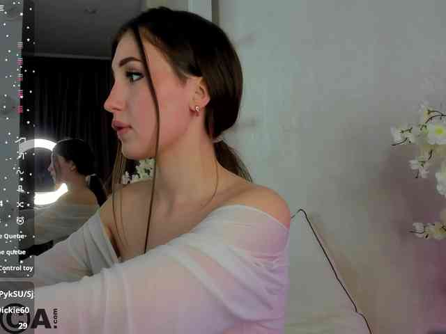 Emily-Lews webcam
