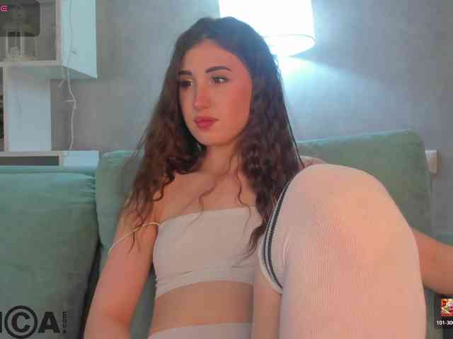 Emily-Lews webcam