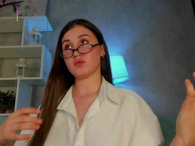 Emily-Lews webcam