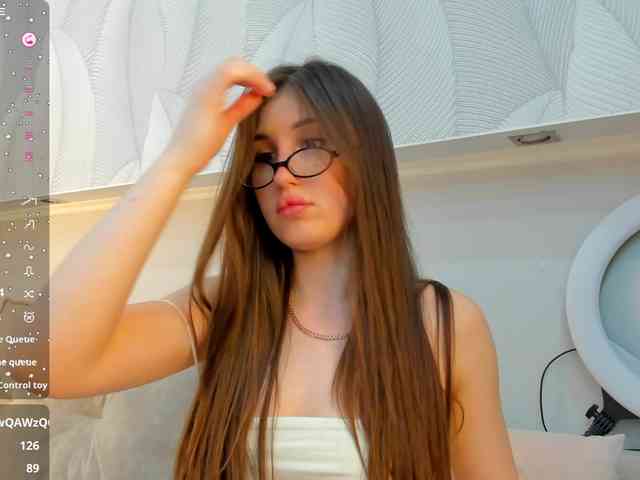 Emily-Lews webcam
