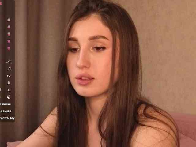 Emily-Lews webcam