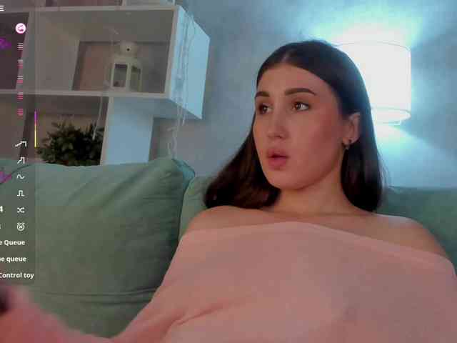 Emily-Lews webcam