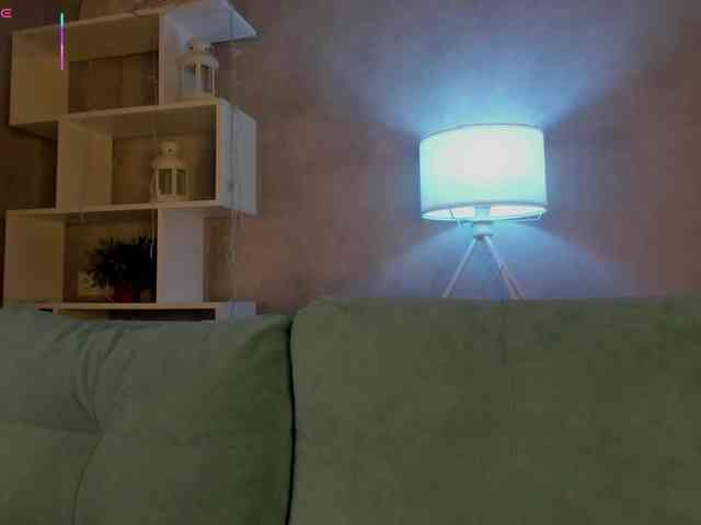 Emily-Lews webcam