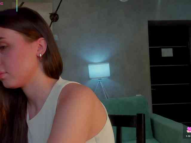 Emily-Lews webcam