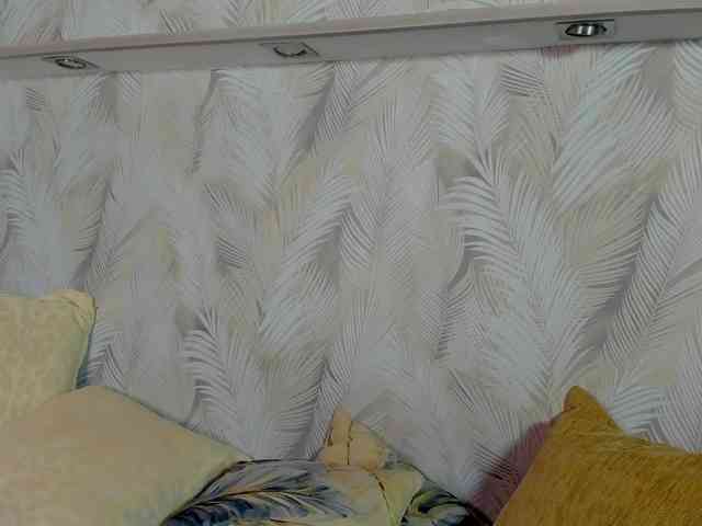 Emily-Lews webcam