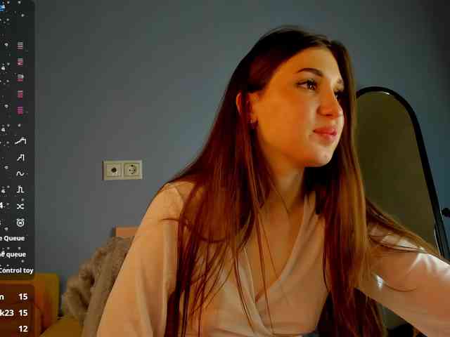 Emily-Lews webcam