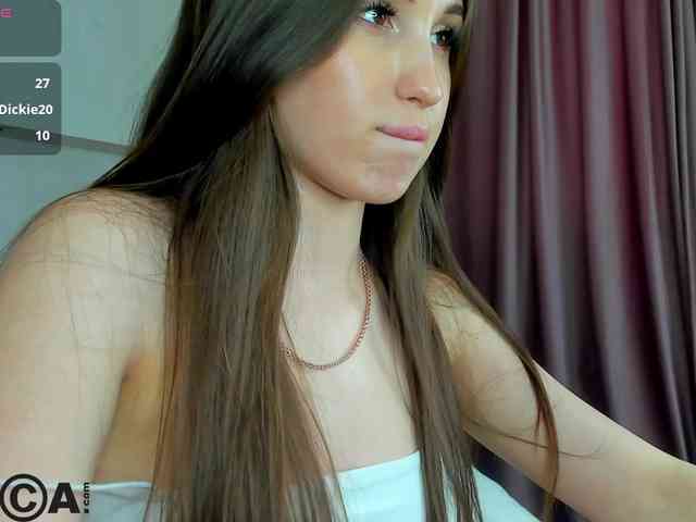 Emily-Lews webcam