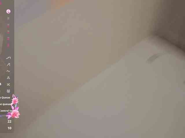 Emily-Lews webcam