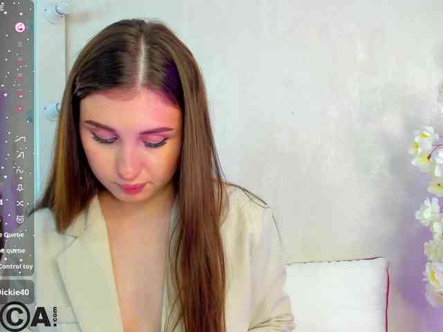 Emily-Lews webcam