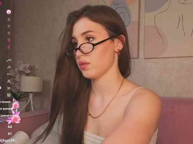 Emily-Lews webcam