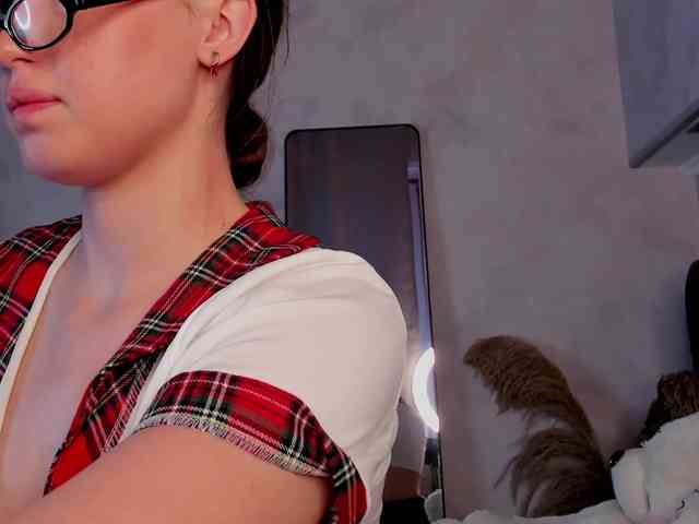 Emily-Lews webcam
