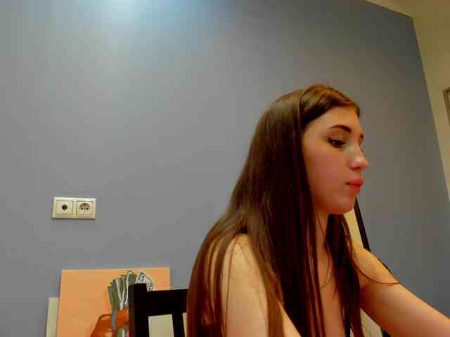 Emily-Lews Live Webcam on BongaCams