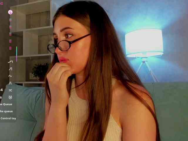 Emily-Lews webcam