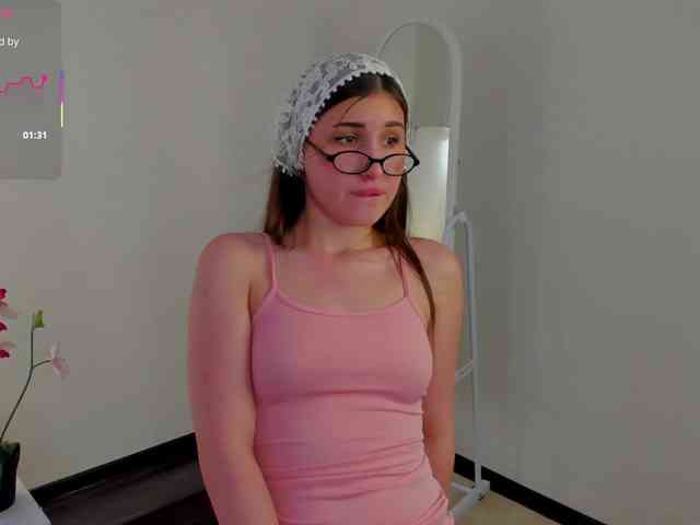 Emily-Lews webcam