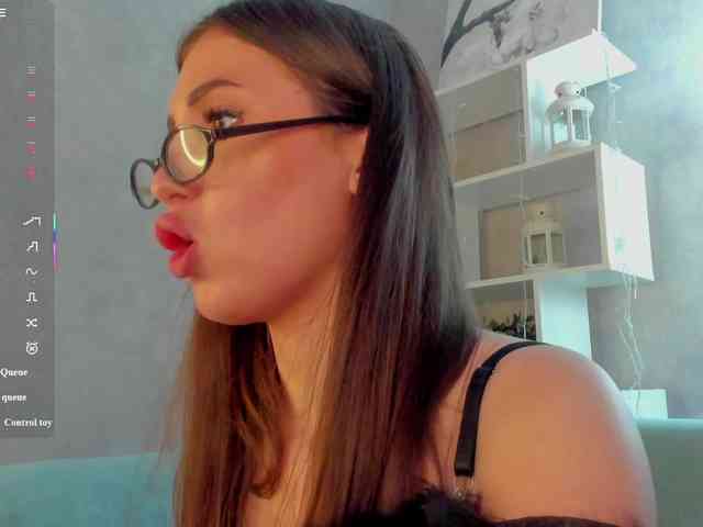 Emily-Lews webcam