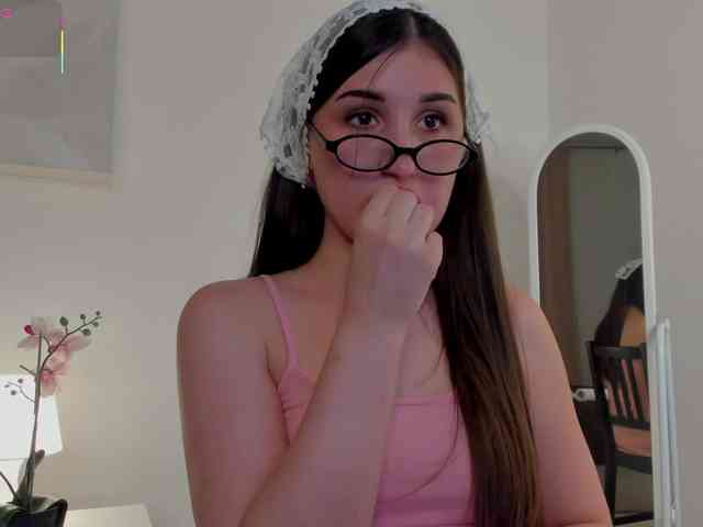 Emily-Lews webcam