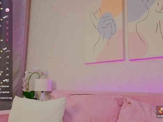 Emily-Lews webcam