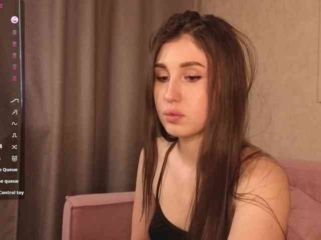 Emily-Lews webcam