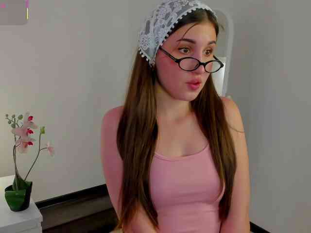Emily-Lews webcam