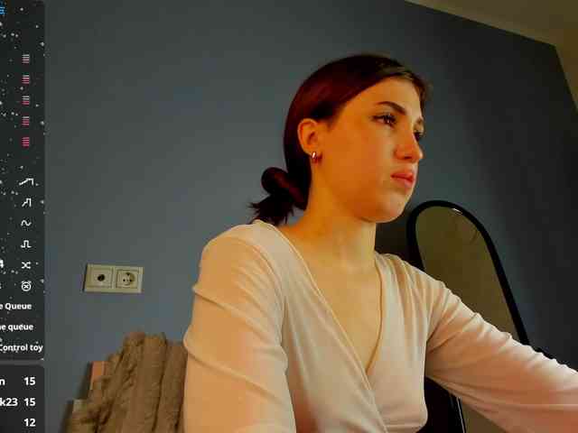 Emily-Lews webcam