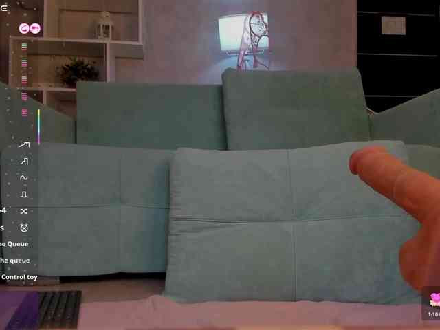 Emily-Lews webcam