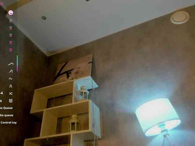 Emily-Lews webcam