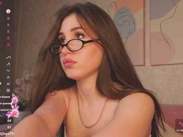 Emily-Lews webcam
