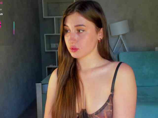 Emily-Lews webcam