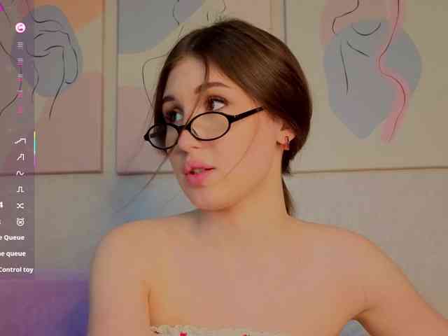 Emily-Lews webcam