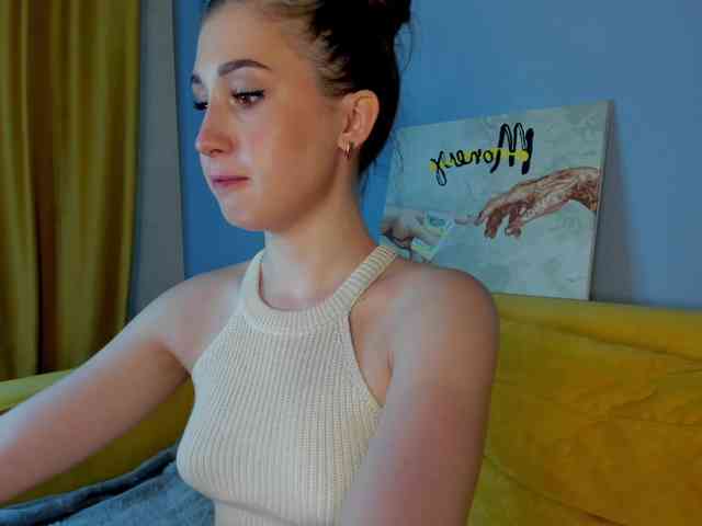 Emily-Lews webcam