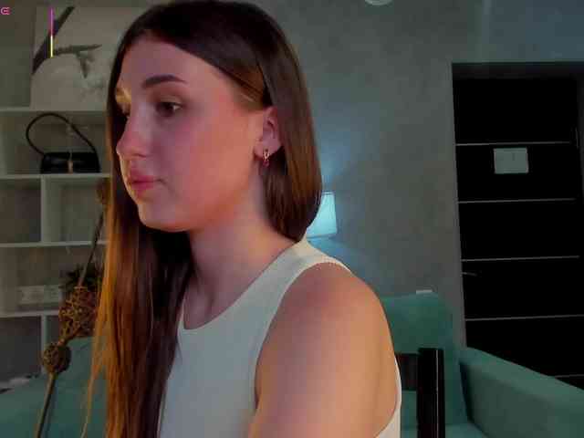 Emily-Lews webcam