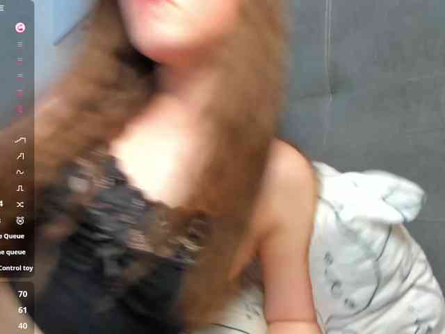 Emily-Lews webcam