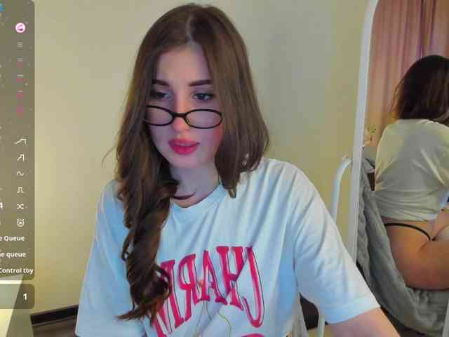 Emily-Lews webcam